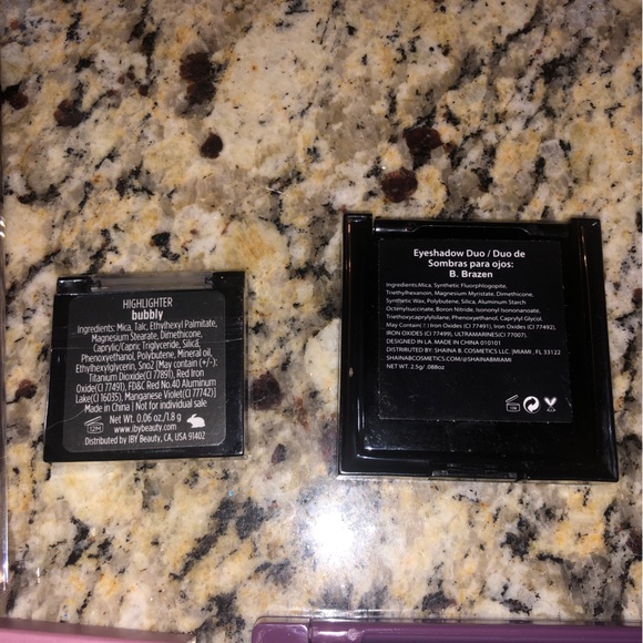 *NEW* Makeup Bundle - 90s Throwback Eyeshadow, Nude Lipstick, Highlighter - Picture 13 of 14